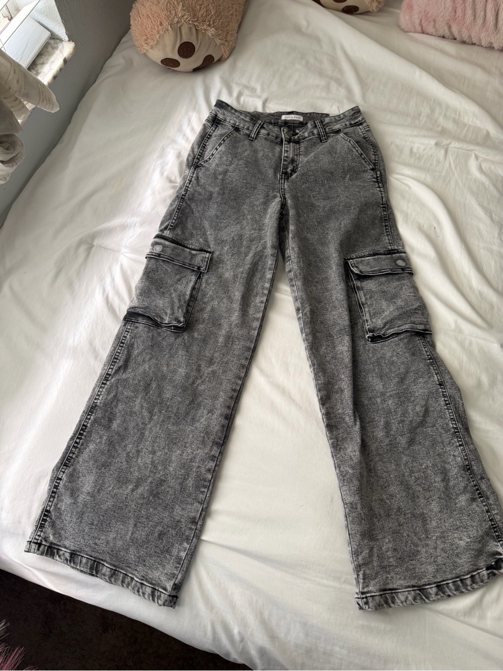 Wide Leg Cargo Jeans in Washed Gray